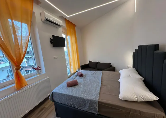 Aparthotel F-residence Center 4*