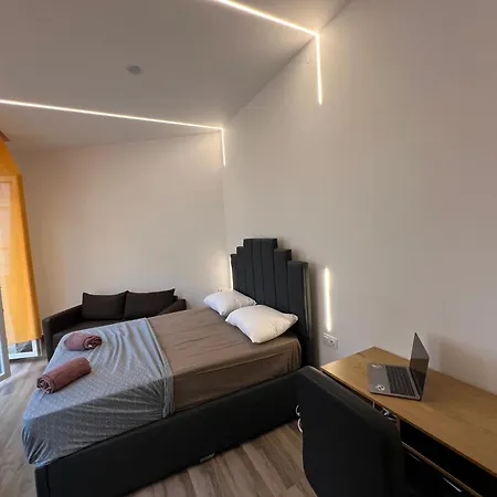 Aparthotel F-residence Center 3*