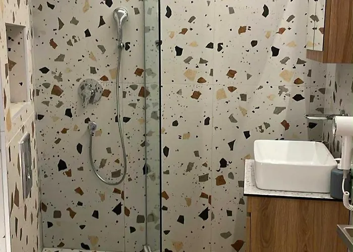 מלון דירות F-residence Center 4*